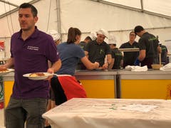 Das Spaghettizelt ist zur Mittagszeit besonders beliebt. (Bild: Timon Kobelt)