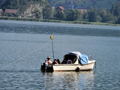 «Fischen und dabei die nötige Ruhe haben, auch noch zu chillen, ist die Kunst sich beim Ausruhen nicht zu langweilen und es sogar zu geniessen!» Aufgenommen am Lauerzersee. (Bild: Margrith Imhof-Röthlin)