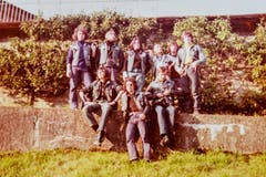 Die Rolling Devils 1968 in ihrem Rayon irgendwo zwischen Lichtensteig und Wattwil. Blacky ist der zweite von rechts, unten in der Mitte der spätere Devils-Chef "Büll". (Bild: Michel Canonica/Privatarchiv Beat Cina)