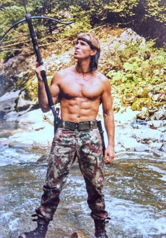 Blackys Beitrag zu einem Rambo-Fotowettbewerb des "Blick", ca. 1982.(Bild: Michel Canonica/Privatarchiv Beat Cina)
