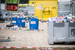 Nach dem Open Air Frauenfeld quellen die Abfalltonnen über. (Bild: Reto Martin)