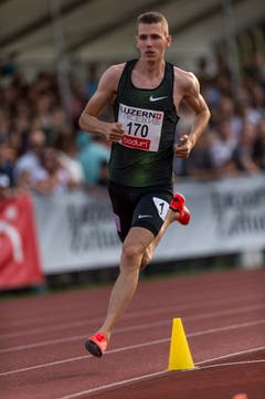 Der Sempacher Jonas Schöpfer wird über 800 Meter in 1:48.88 Minuten Achter. (Bild: Roger Grütter (Luzern, 9. Juli 2018))