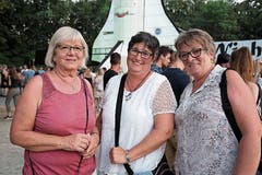 Dora Schedler, Daniela Truninger und Gerda Brönnimann haben unterschiedliche Vorlieben, um ihren Durst zu löschen. (Bilder: Andreas Taverner)