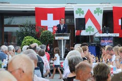 Hofderer Schwizer-Fiir auf dem Brauiplatz: Ständerat Damian Müller als Festredner vor 400 Gästen. (Leserbild: Daniel Rütimann)