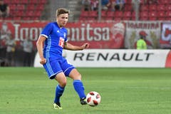 Idriz Voca am Ball. (Bild: Martin Meienberger, Piräus, 9. August 2018)