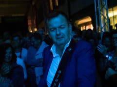 Philipp Fankhauser beim Bad in der Menge (Bild: Sascha Erni)