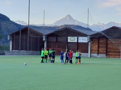 Die Dc-Junioren des SC Kriens trainieren dieser Tage in Grächen. (Bild: Manimaran Visvalingam)