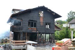 Das Haus ist innen fast völlig ausgebrannt. (Bild: Lucien Rahm (Malters, 13. August 2018))