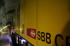 13 solcher Fahrzeuge sorgen für den optimalen Unterhalt des Gotthard-Basistunnels. (Bild: Carmen Epp, 13. August 2018)