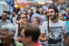 Vielfältige Verpflegungsmöglichkeiten sind auch immer ein wichtiger Bestandteil des St.Galler Fests. Es hat Freitag und Samstag rund 115'000 Personen angezogen. (Bild: Urs Bucher)
