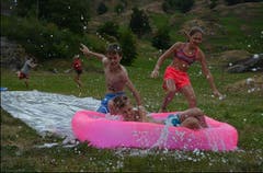 Die Jubla Geuensee gönnt sich eine Erfrischung.