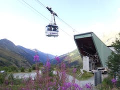 Die Seilbahn zur Staumauer Grande Dixence und zum See fährt bis 18.15 Uhr (Bild: Josef Müller)