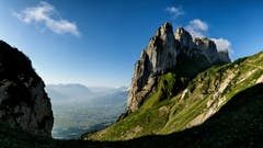 Die Kreuzberge mit dem Rheintal im Hintergrund. (Bild:Remo Schläpfer)