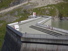 Staudamm Grande Dixence. Kurz vor Betriebsende der Seilbahn. (Bild: Josef Müller)