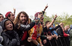 Die Toten Hosen auf der Allmend Luzern. Publikum, Fans während der Vorgruppe «Feine Sahne Fischfilet». (Bild: Corinne Glanzmann (Luzern, 25. August 2018))