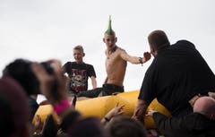 Die Toten Hosen auf der Allmend Luzern. Publikum, Fans während der Vorgruppe «Feine Sahne Fischfilet». (Bild: Corinne Glanzmann (Luzern, 25. August 2018))