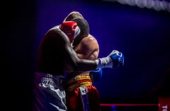 Boxing Night der World Boxing World Boxing Federation in der Bodensee-Arena Kreuzlingen. Meisterschaftskampf von Zino Meuli aus Horn gegen Tsiko Mulovhedzi aus Südafrika. Zino Meuli gewinnt gegen den Favoriten. (Bild: Andrea Stalder)
