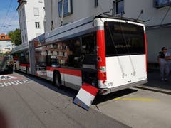Der VBSG-Bus wurde bei der Kollision beschädigt. (Bild: VBSG)