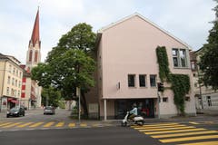 Am kommenden Samstag, 10 bis 17 Uhr, wird im ehemaligen Gantamt das neue St.Galler Feuerwehrmuseum mit einem grossen Fest eingeweiht. Es heisst «Depot 61». Dies in Anlehnung an seine Adresse Burgstrasse 61. (Bild: Reto Voneschen)