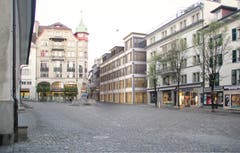 Der geplante Neubau (Bildmitte) am Kapellplatz von Joos & Mathys Zürich. (Visualisierung).