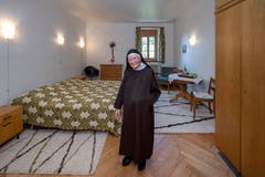 Schwester Maria in einem Zimmer des Frauenklosters St. Anna. (Bild: Pius Amrein (Luzern, 31. Juli 2018))