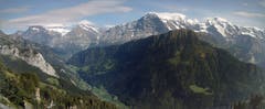 Schynige Platte: Blick auf die berühmten Gipfel und die Strasse nach Grindelwald. (Bild: Josef Müller)