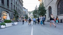 Die Gutenbergstrasse, diesmal mit Blick vom Bahnhofplatz Richtung Neumarkt. (Bild: Beat Belser - 22. August 2018)