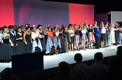 Der Schlussapplaus hält lange an und entwickelt sich zu einer Standing Ovation. (Bild: Katharina Rutz)