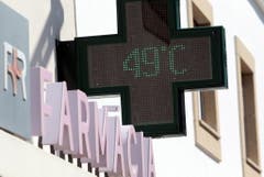 In Portugal steigt das Quecksilber auf fast 50 Grad. (Bild: Keystone)