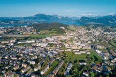 Eine Gegend im Umbruch: Kriens Süd mit dem Mattenhof, dem Schweighof und dem Nidfeld. (Bild: Philipp Schmidli (Luzern, 29. Juli 2018))