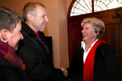 Konrad Graber und Helen Leumann während den National- und Ständeratswahlen im Oktober 2007 in Luzern. Konrad Graber wird als Luzerner Ständerat gewählt. (Bild: Nadia Schärli)