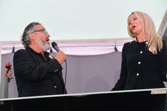 Jazzmeilen-Präsident Harry Tschumy im Duett mit Moderatorin Martina Meisenberg: «Something Stupid» von Frank Sinatra.