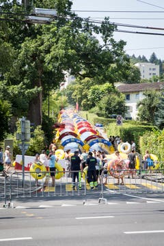 Die 200m lange Wasserrutsche auf der Studhaldenstrasse in Luzern.