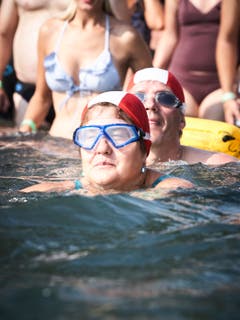 Die einen schwimmen gemütlicher...