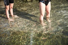 Die einen baden schon mal die Füsse im 26 Grad warmen Sempachersee.