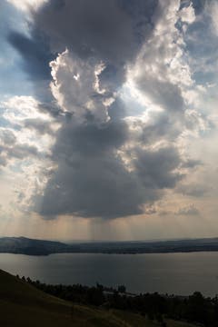 Gewitterwolke über dem Zugersee. (Bild: Daniel Hegglin, Zugerberg, 04. August 2018)