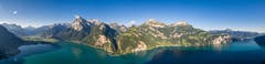 Das Bild "Urner Berge im Sommerlicht" ist Anfang August 2015 entstanden und besteht aus neun Einzelaufnahmen, die der passionierte Landschaftsfotograf Oliver Iseli zu einem Gesamtwerk zusammengesetzt hat.