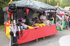 Am Markt am Älplerwunschkonzert dürfen auch Produkte mit dem Uristier nicht fehlen. (Foto: Paul Gwerder, 6. August 2018)
