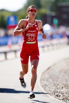 Nicola Spirig krönte sich in Glasgow zur uneingeschränkten Triathlon-Königin Europas. Die Olympiasiegerin von 2012 gewann den sechsten Einzel-EM-Titel (Bild: John Walton/PA via AP)