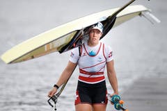 Jeannine Gmelin mit ihrem Skiff (Bild: EPA/ROBERT PERRY)