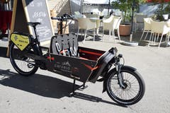 So sehen die Cargo-Bikes von Wil aus: Zwischen Lenker und Vorderrad hat es einen Laderaum. (Bild: Nicola Ryser)