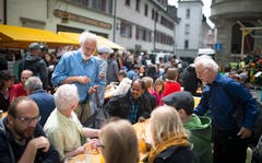 Das Sufo war immer auch eine Plattform für Begegnungen und Austausch - gerade auch über Mittag im informellen Rahmen. (Bild: Peer Füglistaller - 30. Mai 2015)