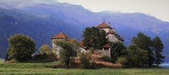 Vor dem Silvaplanersee steht das Schloss Crap da Sass. (Bild: André Egli, Surlej, 13. September 2018))