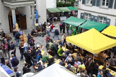 Durchgeführt wurde das Sufo bisher meist im Berufsschulhaus an der Kirchgasse in St.Gallen. Im Bild das bunte Treiben während der Mittagspause. (Bild: Reto Voneschen - 24. Mai 2014)