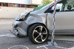 An den Fahrzeugen entstand grosser Sachschaden. (Bild: Stadtpolizei St.Gallen)