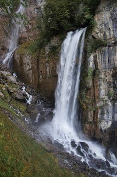 Die Seerenbachfälle in Weesen. Die mittlere Kaskade ist der dritthöchste Wasserfall der Schweiz (Bild: Toni Sieber)