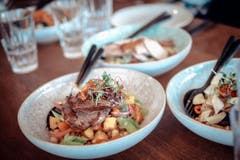 Im Restaurant kann man sich verpflegen (Bild: PD)