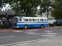 Samstag: Extrafahrten mit Twin Coach 38S DT von 1948. (Bild: Josef Müller)