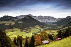 Aussicht auf den Säntis und auf die Schwägalpstrasse. (Bild: Marc Bollhalder)