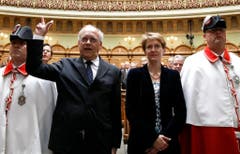 Am 22. September 2010 wurde Schneider-Ammann (FDP) zusammen mit Simonetta Sommaruga (SP) vereidigt.